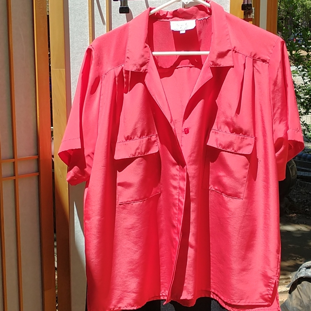 Silky red short sleeve button-up